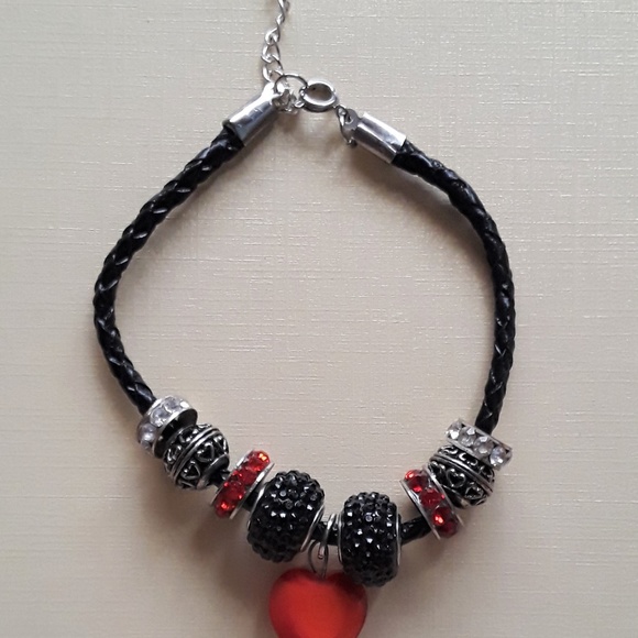 Red Heart - Picture 3 of 4